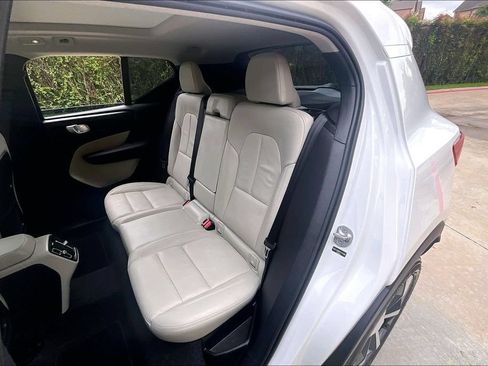 Certified 2026 Volvo XC40 B5 Plus AWD/4WD image 35