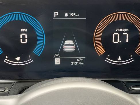 Used 2025 Hyundai Kona SEL FWD image 32