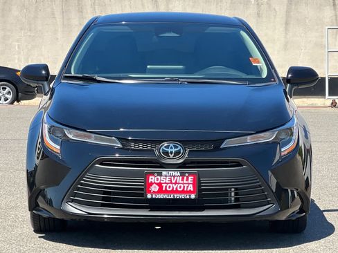 Certified 2025 Toyota Corolla LE FWD image 10