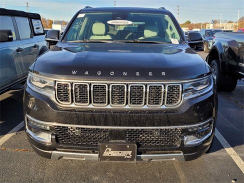 Used 2022 Jeep Wagoneer Series III w/ Premium Group I image 3