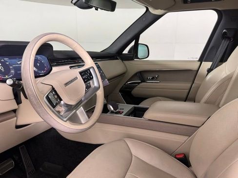 Used 2024 Land Rover Range Rover SE AWD/4WD image 6