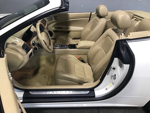 Used 2010 Jaguar XK Convertible image 18