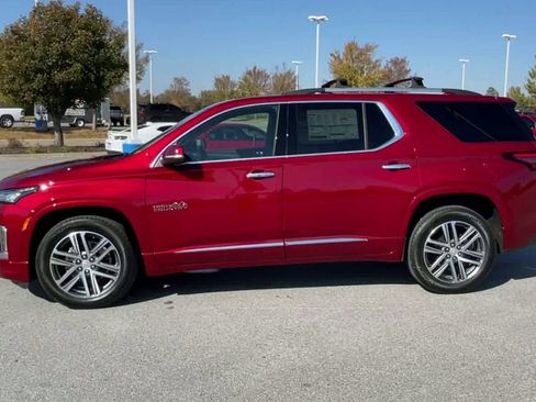 Used 2023 Chevrolet Traverse High Country w/ LPO, Floor Liner Package image 5