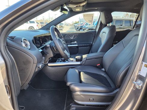 Used 2023 Mercedes-Benz GLA 250 4MATIC image 32