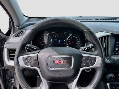 Used 2024 GMC Terrain SLE w/ Driver Convenience Package FWD image 14