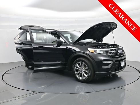 Used 2022 Ford Explorer XLT w/ Equipment Group 202A image 43