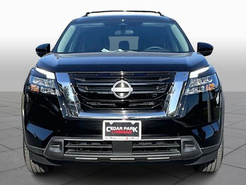 New 2025 Nissan Pathfinder SV image 3