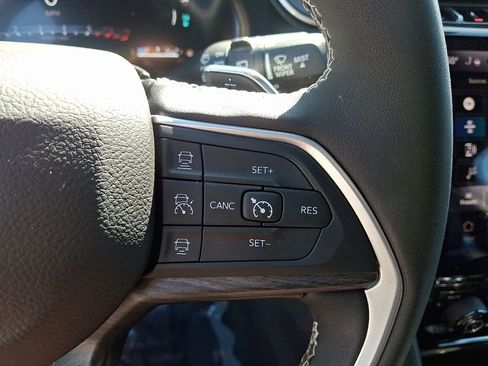 Used 2024 Jeep Grand Cherokee Limited 4xe AWD/4WD image 24