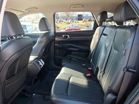 Certified 2024 Kia Sorento S image 10