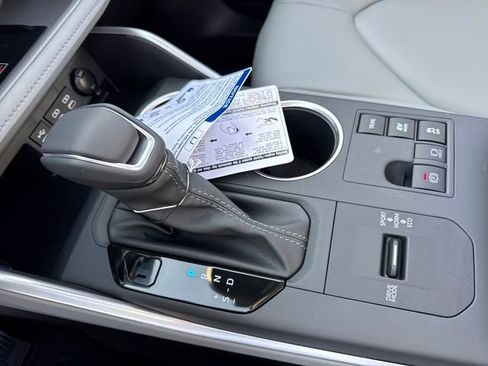 New 2026 Toyota Highlander XLE image 17