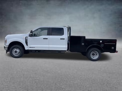 New 2026 Ford F350 XL w/ XL Chrome Package image 2