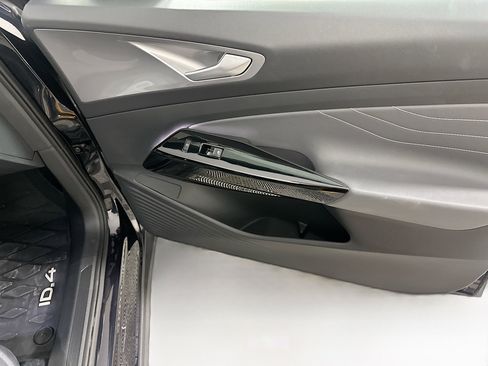 Used 2023 Volkswagen ID.4 Pro S Plus image 31