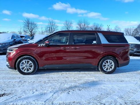 Used 2024 Kia Carnival LX image 2