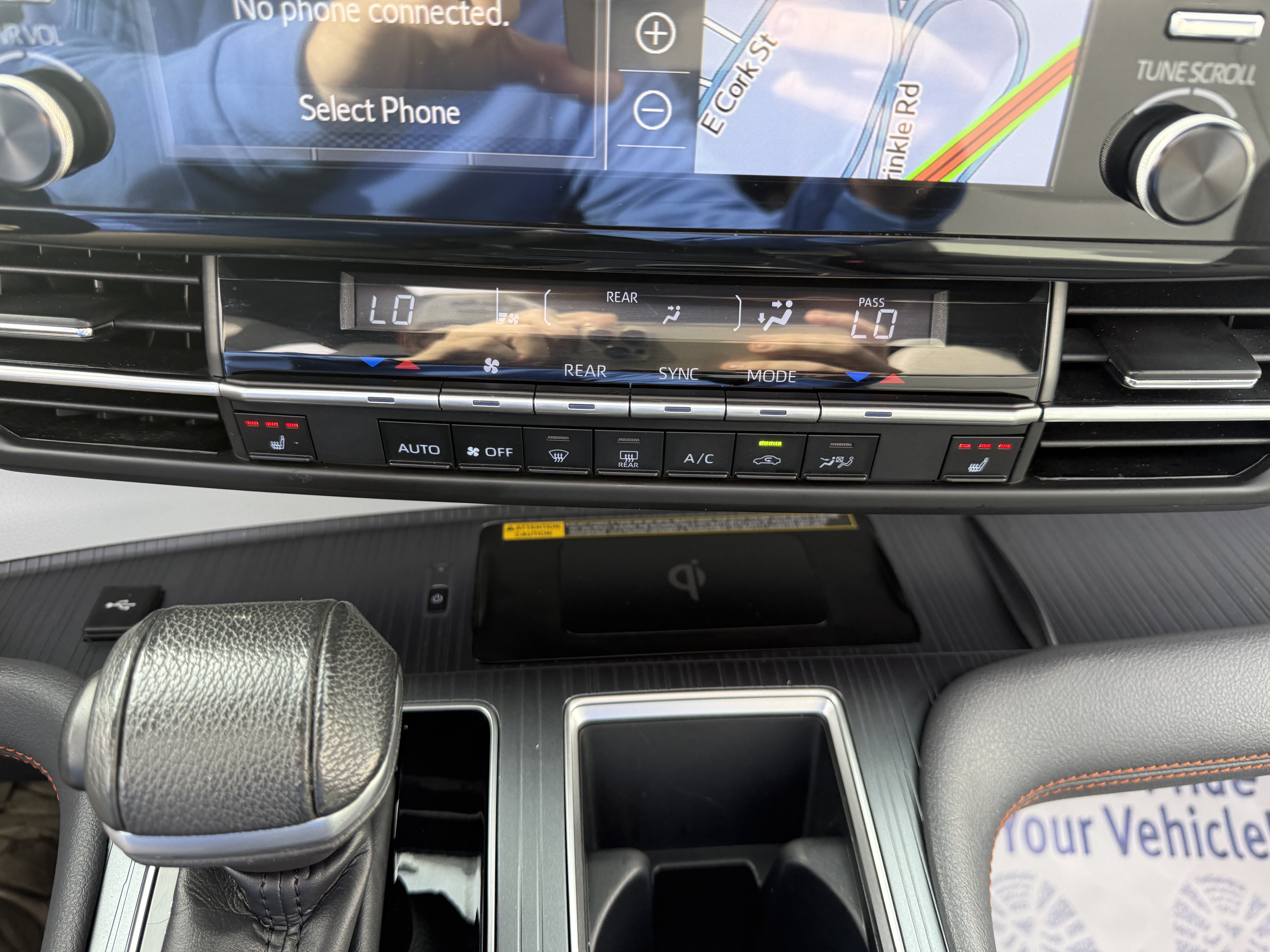 Used 2022 Toyota Sienna XSE AWD/4WD image 20