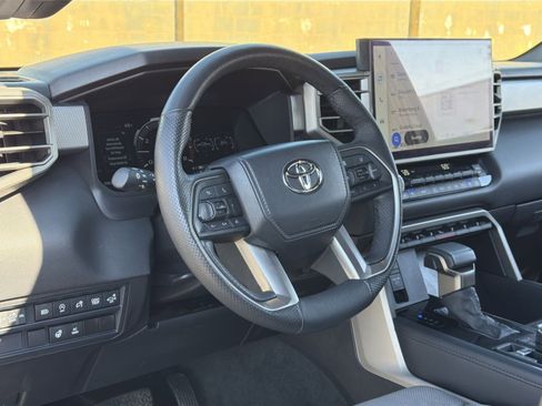 Used 2025 Toyota Tundra Limited AWD/4WD image 17