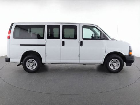 Used 2025 Chevrolet Express 3500 LT w/ LT Preferred Equipment Group RWD image 11