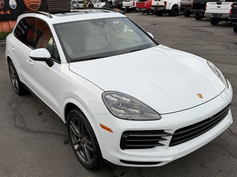 Used 2023 Porsche Cayenne S Platinum w/ Premium Package Plus image 22