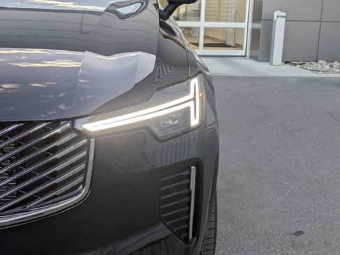 New 2026 Volvo XC90 B5 Plus w/ Protection Package image 10