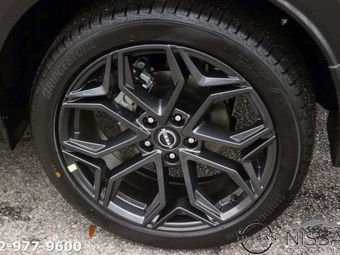 New 2026 Nissan Kicks SR w/ SR Premium Package AWD/4WD image 9