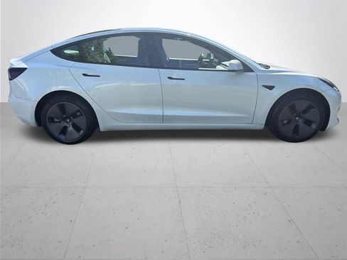 Used 2022 Tesla Model 3 Long Range AWD/4WD image 5
