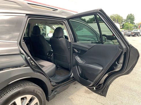 Used 2023 Subaru Outback Premium AWD/4WD image 27