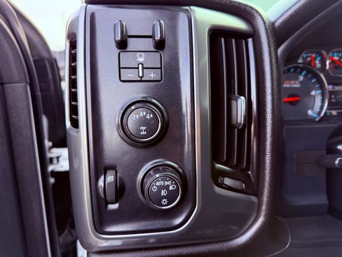 Used 2018 Chevrolet Silverado 2500 LT w/ LT Convenience Package image 34