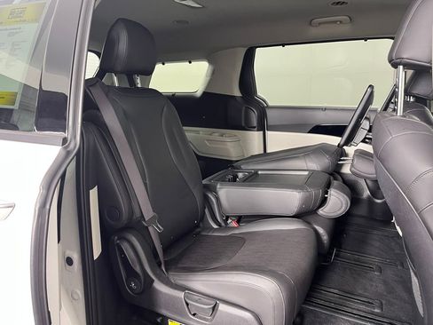 Used 2024 Kia Carnival SX image 14