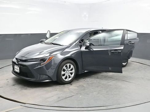 Used 2024 Toyota Corolla LE FWD image 39