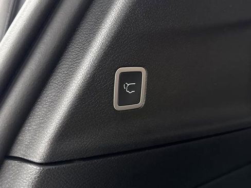 New 2026 Chrysler Pacifica Pinnacle w/ Trailer Tow Group image 17