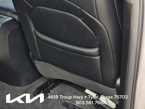 Used 2023 RAM 1500 Laramie AWD/4WD image 18