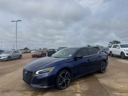 Certified 2024 Nissan Altima 2.5 SR AWD/4WD image 8