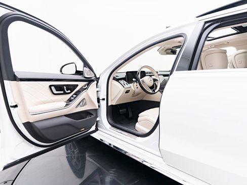 Used 2024 Mercedes-Benz S 580e 4MATIC Sedan image 35