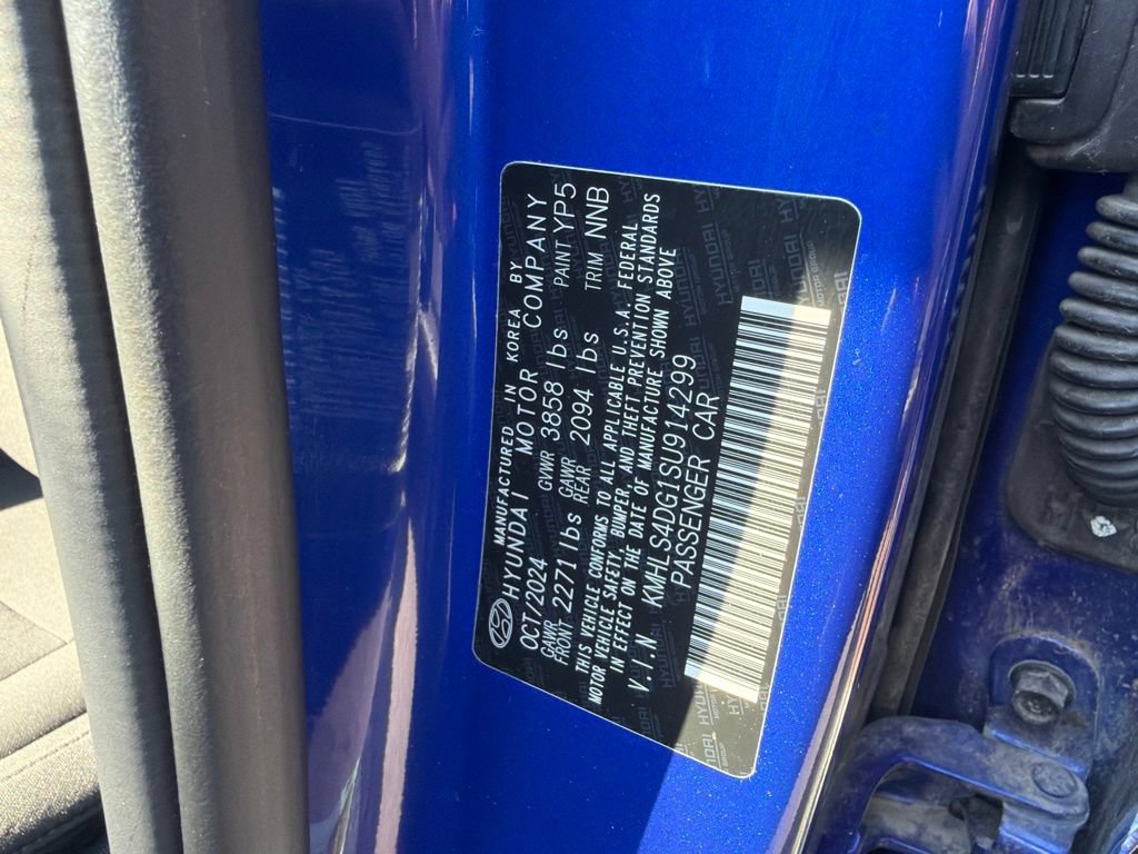 Used 2025 Hyundai Elantra SEL FWD image 31