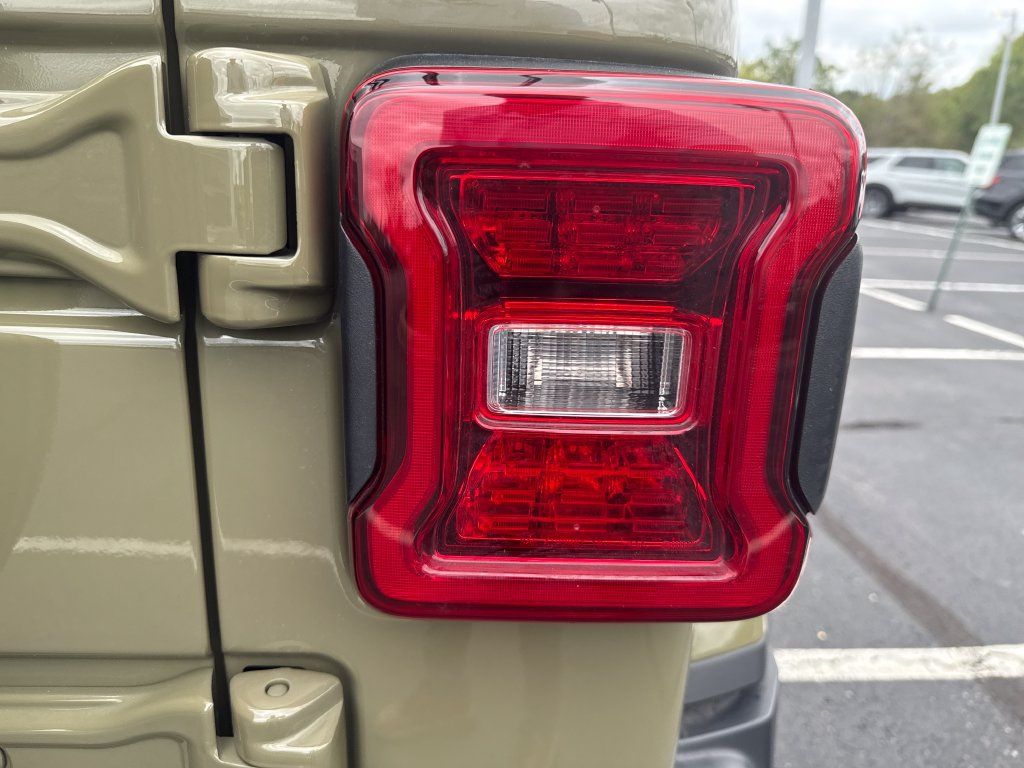Used 2026 Jeep Wrangler Unlimited Sahara AWD/4WD image 56