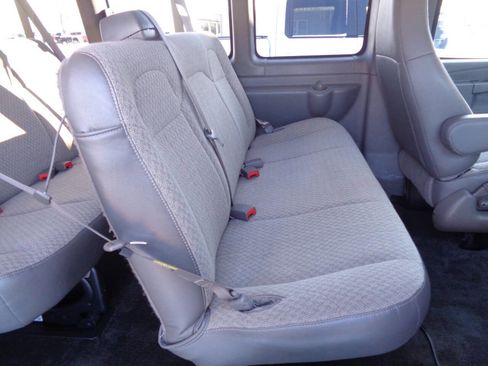 Used 2017 Chevrolet Express 3500 LT w/ LT Preferred Equipment Group RWD image 63
