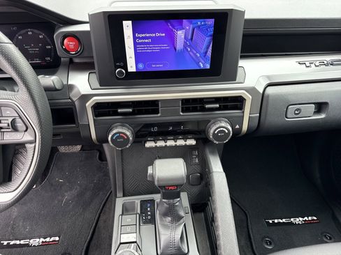 Used 2025 Toyota Tacoma TRD Off-Road AWD/4WD image 28