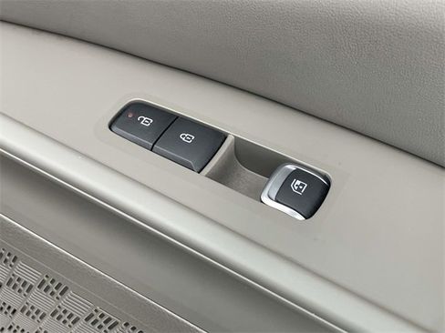 New 2026 Kia Carnival EX image 18