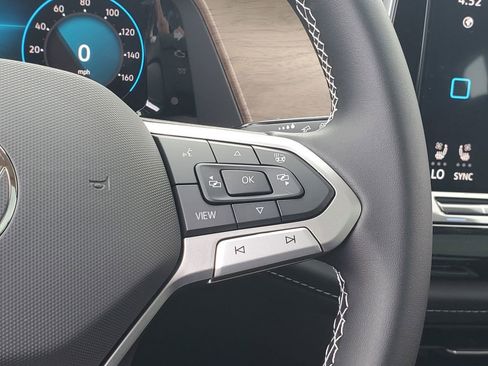New 2026 Volkswagen Atlas SE FWD image 24