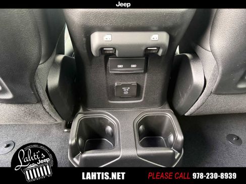 New 2026 Jeep Wrangler Unlimited Rubicon image 32