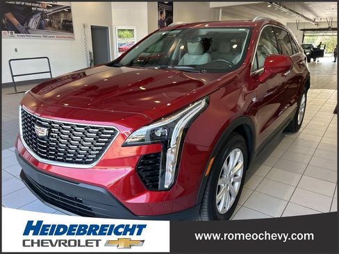 Used 2022 Cadillac XT4 Luxury w/ Cold Weather Package AWD/4WD image 6