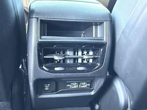 Used 2023 Jeep Grand Cherokee Altitude image 29