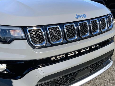 Certified 2024 Jeep Compass Limited w/ Sun and Sound Group image 28