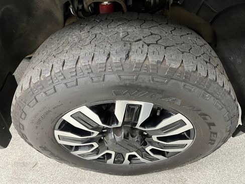 Used 2025 GMC Sierra 3500 Denali Ultimate AWD/4WD image 18