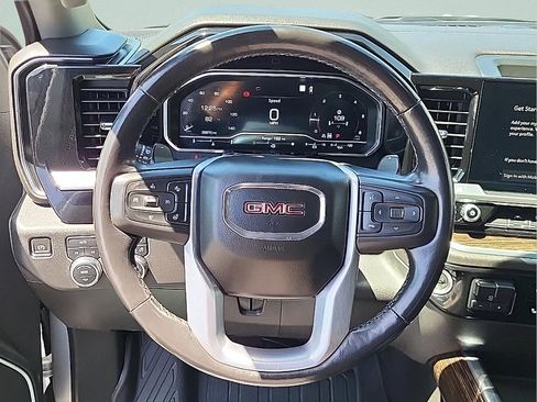 Used 2022 GMC Sierra 1500 Elevation w/ Elevation Premium Package AWD/4WD image 17