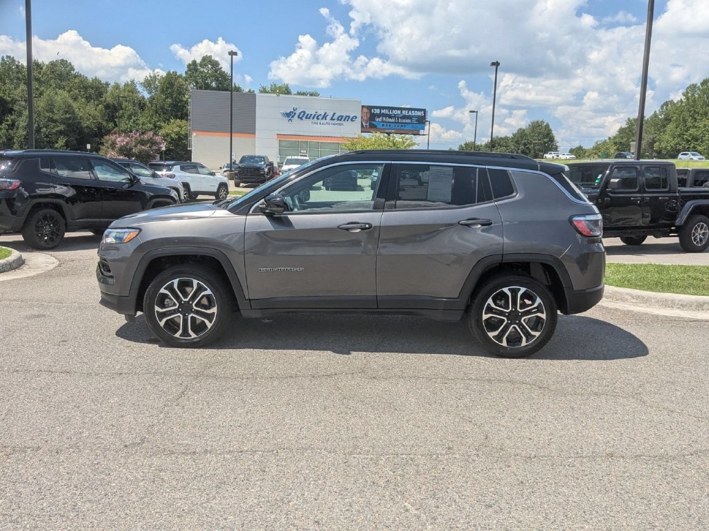 Certified 2023 Jeep Compass Limited AWD/4WD image 2