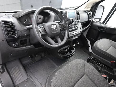 Used 2025 RAM ProMaster 2500 w/ Convenience Group FWD image 10