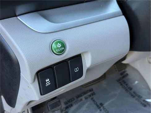 Used 2014 Honda CR-V LX image 16