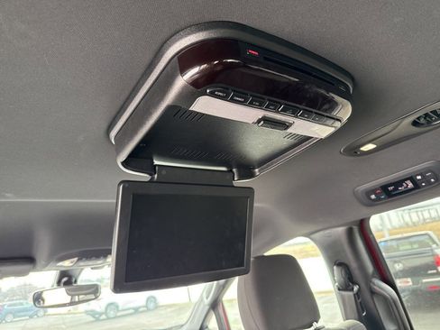 Used 2019 Chrysler Pacifica Touring Plus w/ S Appearance Package image 10