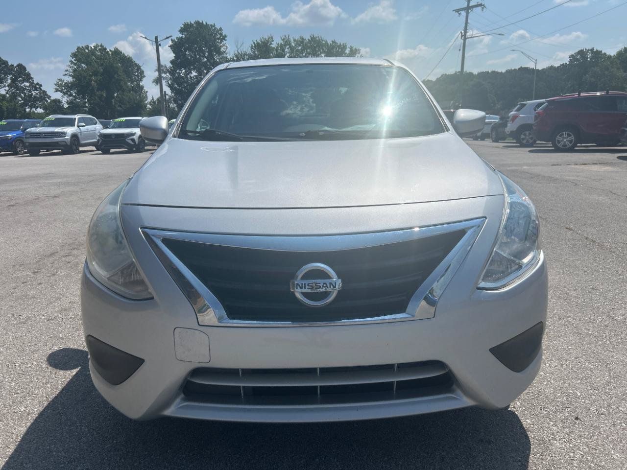 Used 2019 Nissan Versa SV FWD image 2