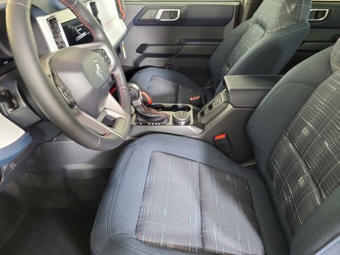 New 2025 Ford Bronco Heritage Edition image 9
